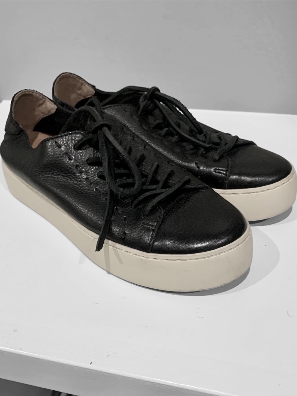 Frye Lena Low Black Leather Oxford Sneakers Lace-Up Shoes Women's 6 M - Picture 2 of 8